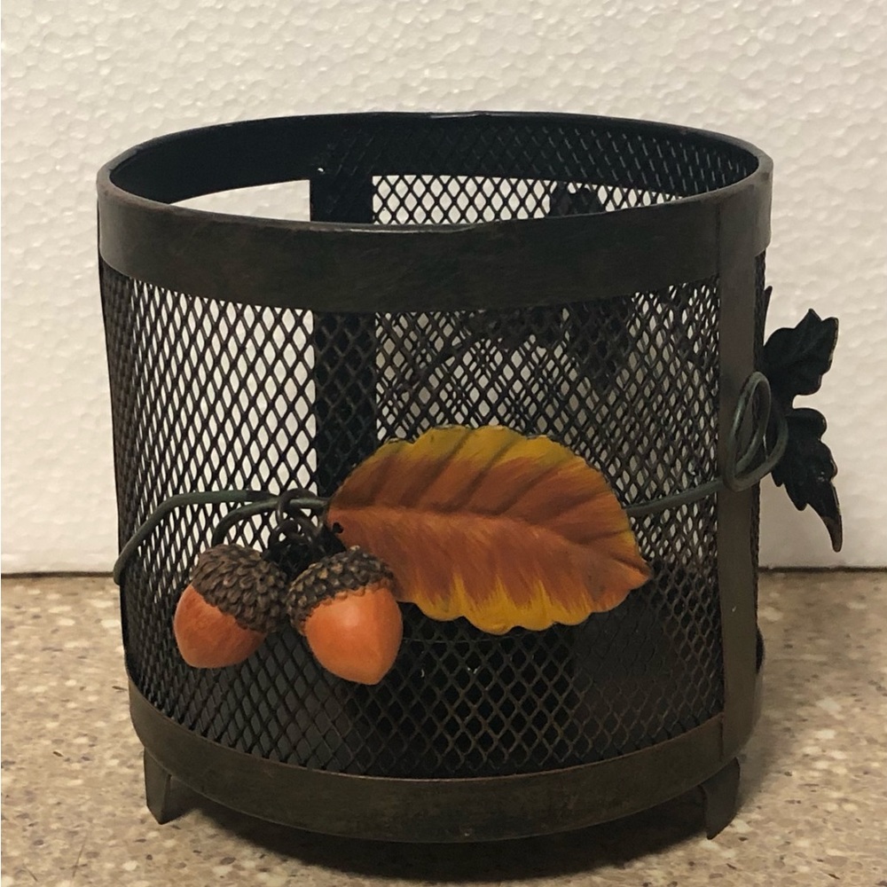 Yankee Candle Metal/Mesh Candle Holder with Autumn Leaf & Acorn Accent